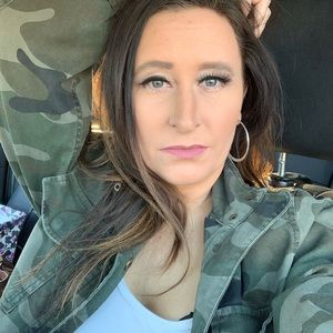 Meet your Posher, Selena